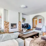 Fireplace Bbq Close To Lift Apartamento